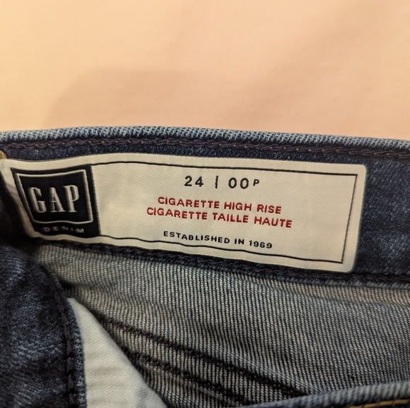 GAP Straight High Rise Jeans - Picture 2 of 3